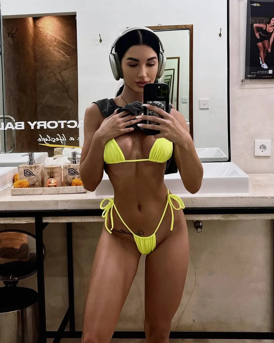 Alexandra escort in Dubai