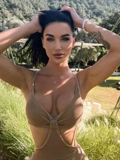 Alexandra escort in Dubai