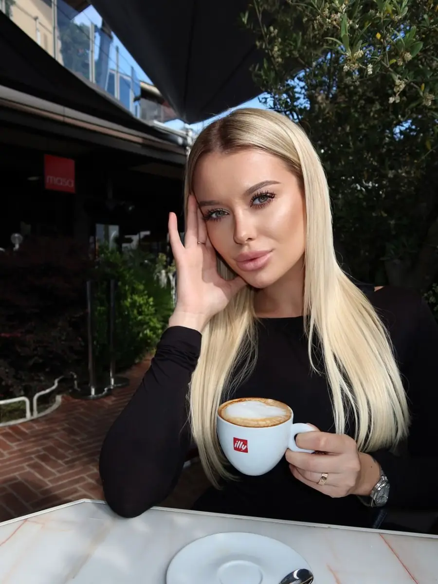 Ariella escort in Dubai