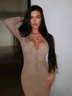 Camilla escort in Dubai