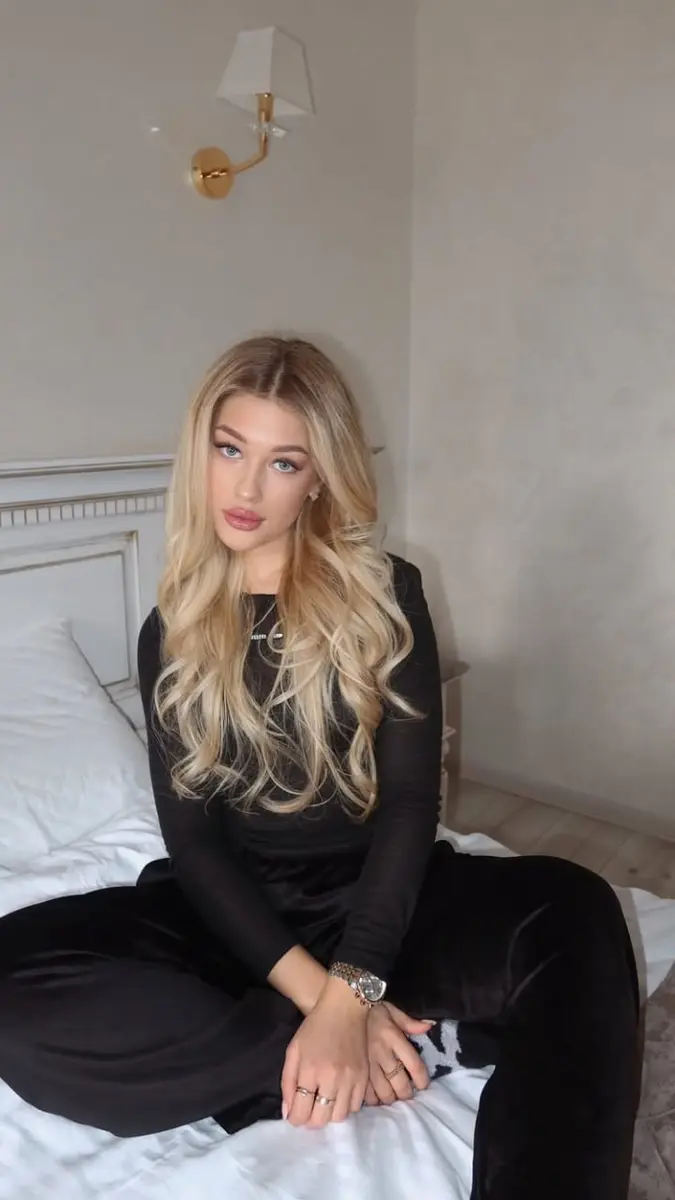 Carolina escort in Dubai