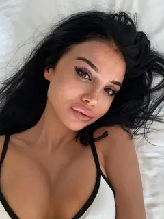 Carolina escort in Dubai