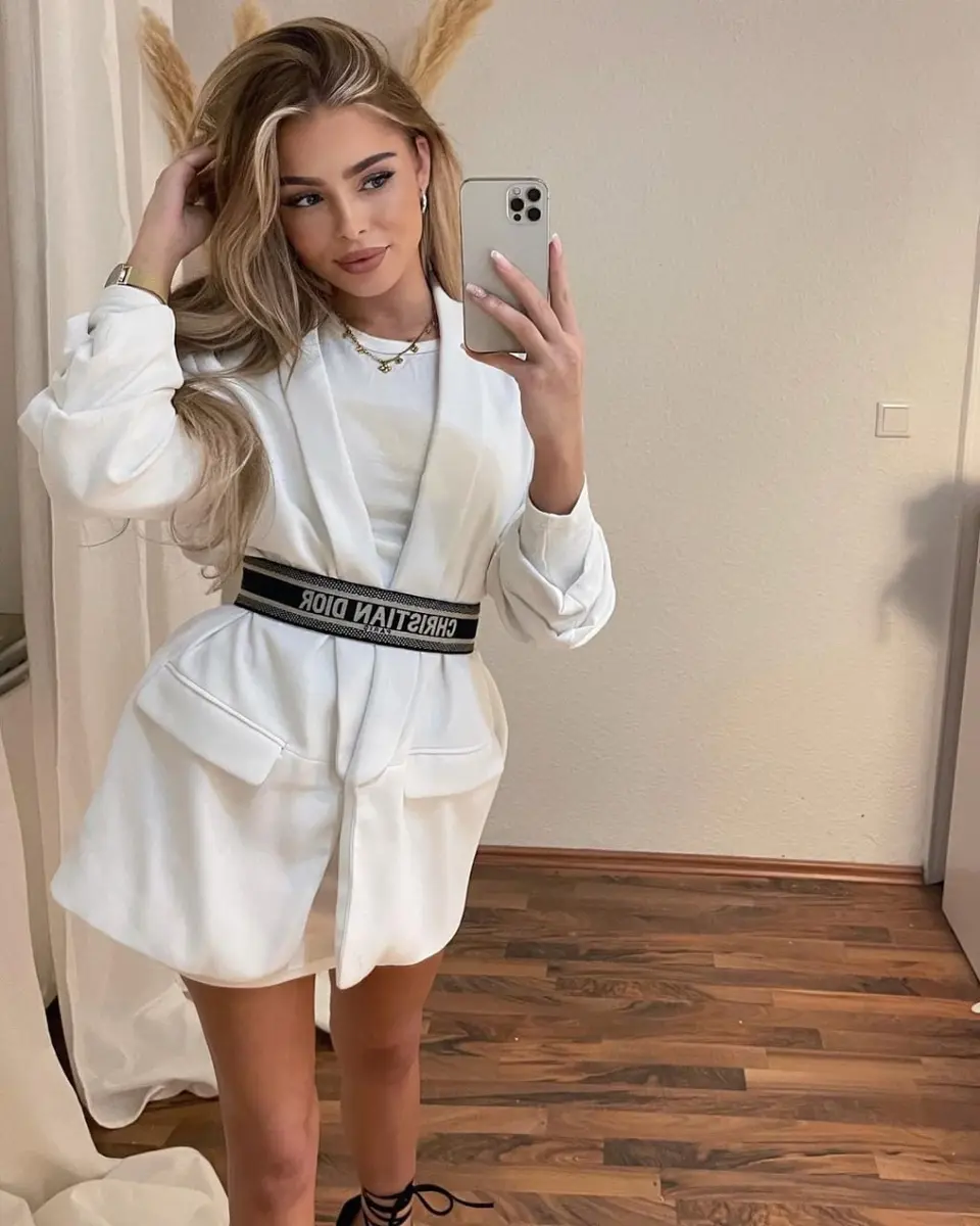 Emma escort in Dubai