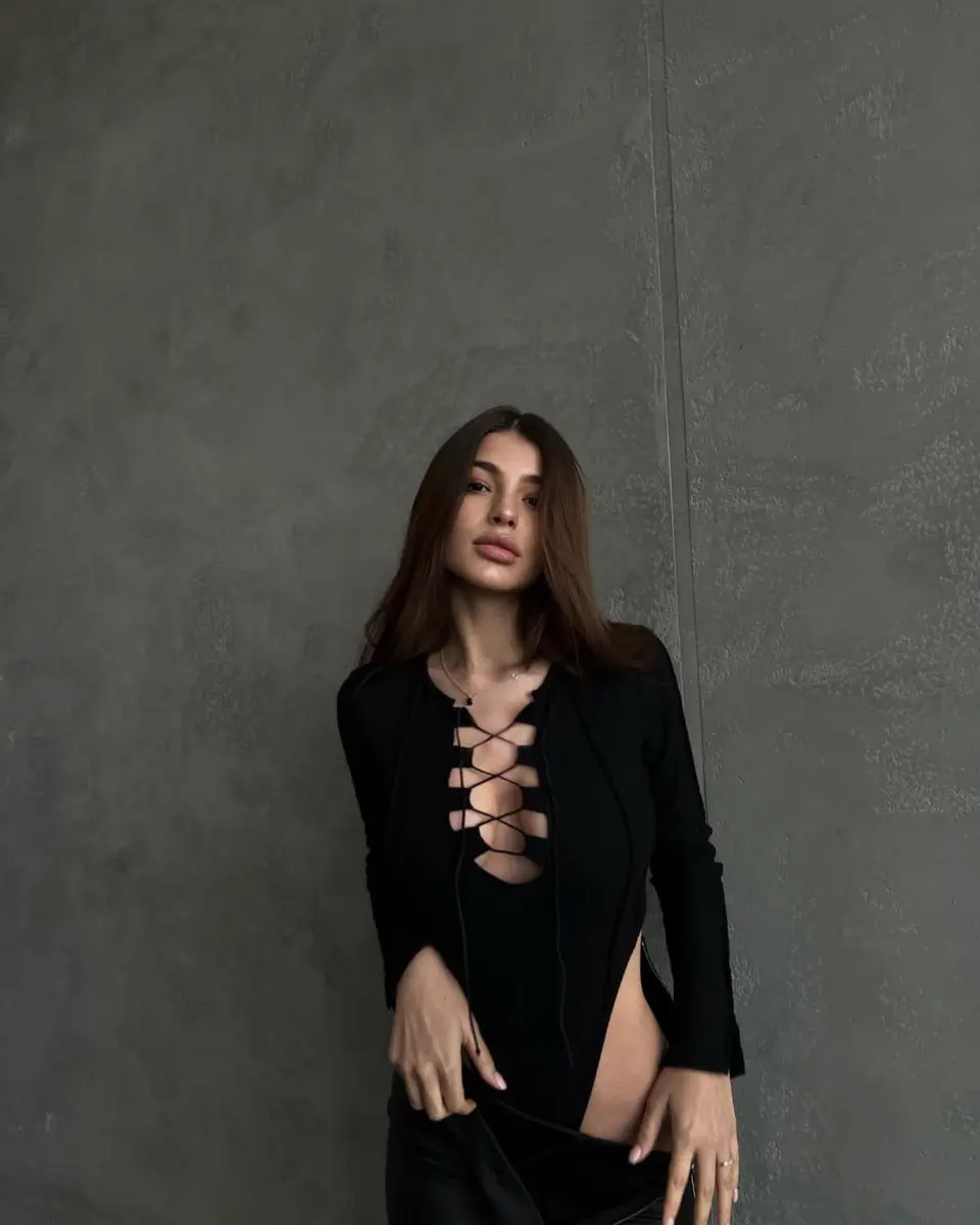 Evelyn escort in Dubai