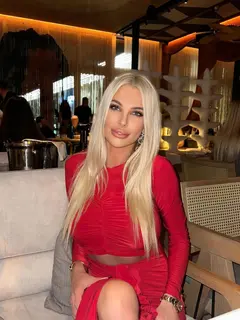 Luna escort in Dubai