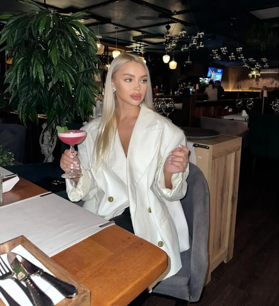 Maria escort in Dubai