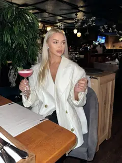 Maria escort in Dubai