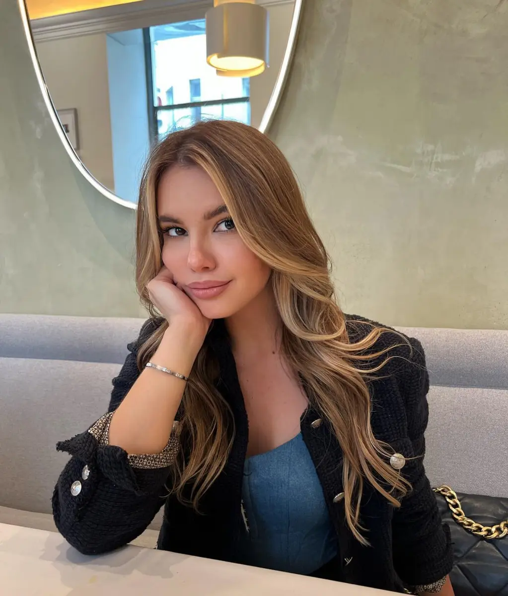 Mirella escort in Dubai