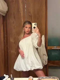 Mirella escort in Dubai