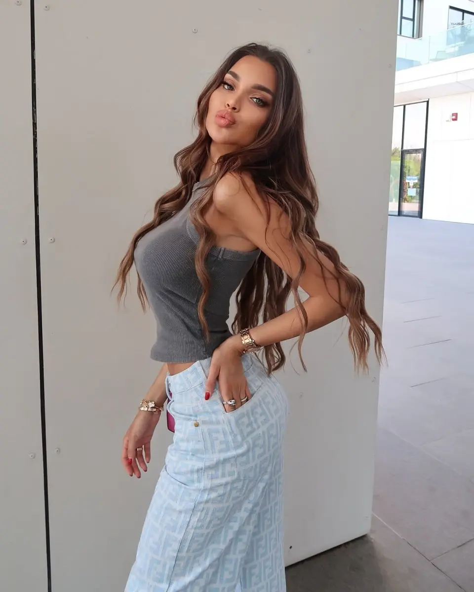 Victoria escort in Dubai